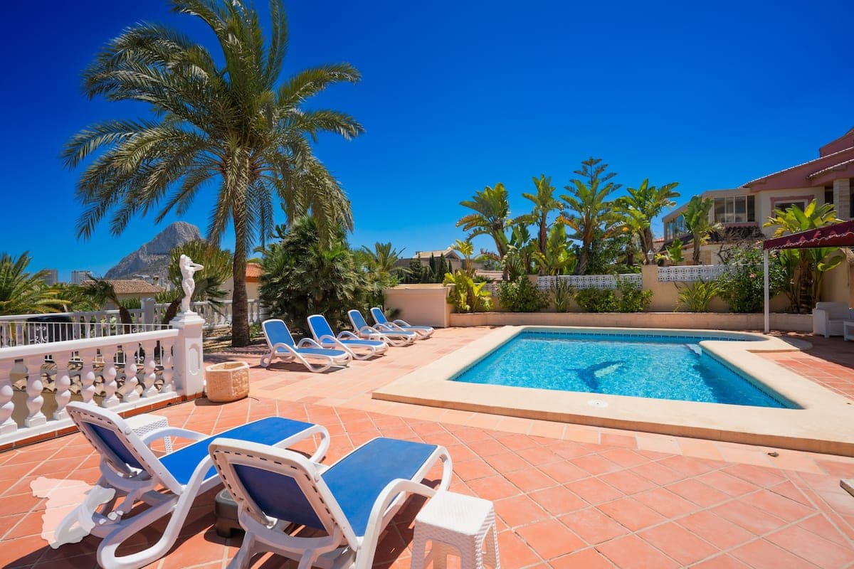 Airbnb listing photo — outdoor